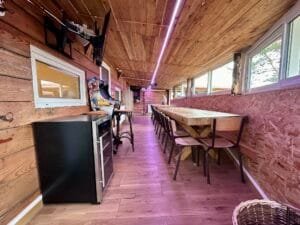 Le grand salon de la cabane du chasseur